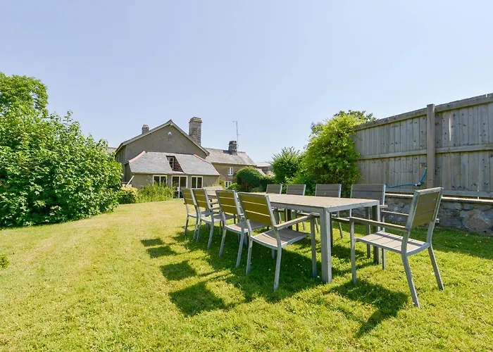Twelve Oaks Farmhouse